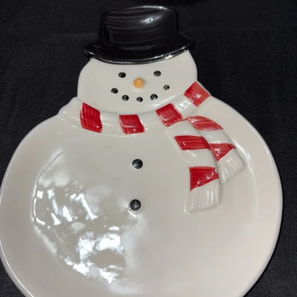 4-Williams Sonoma Snowman Plates Set - Red and Black - Picture 2 of 11